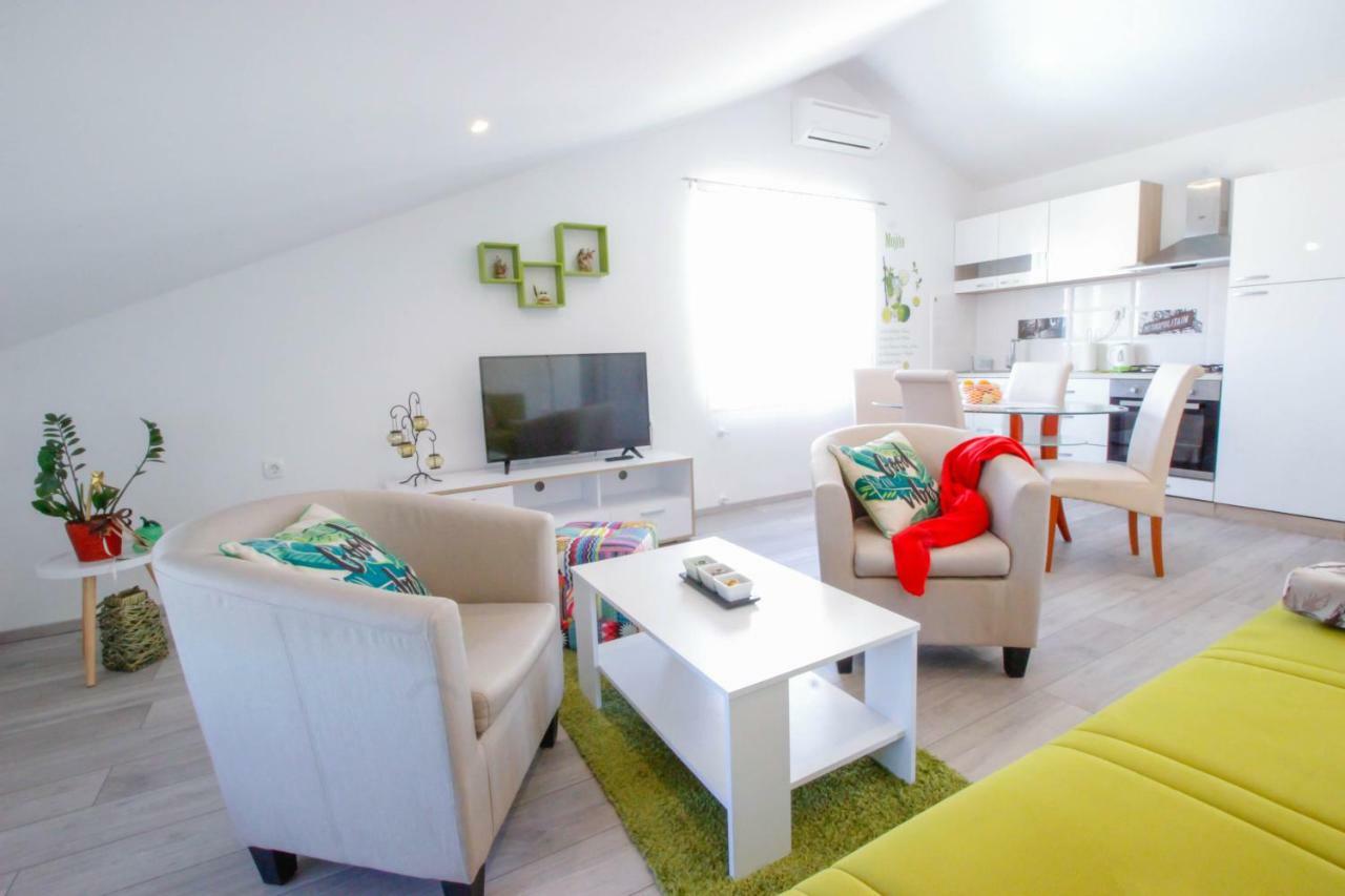 Studio Apartman Sky 罗维尼 外观 照片