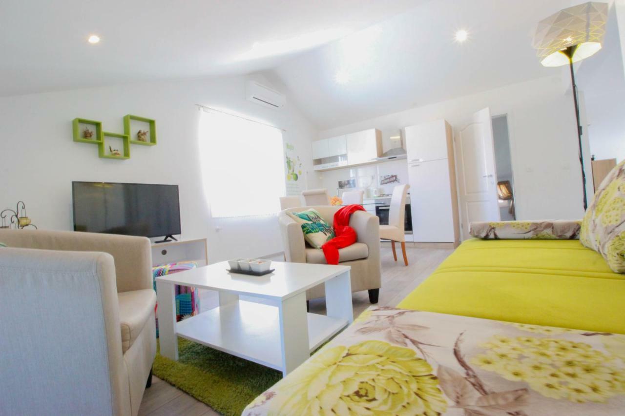 Studio Apartman Sky 罗维尼 外观 照片