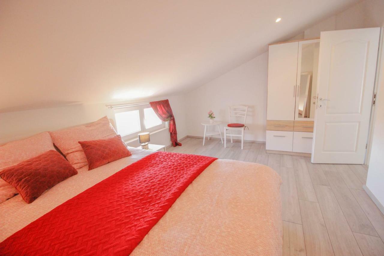 Studio Apartman Sky 罗维尼 外观 照片