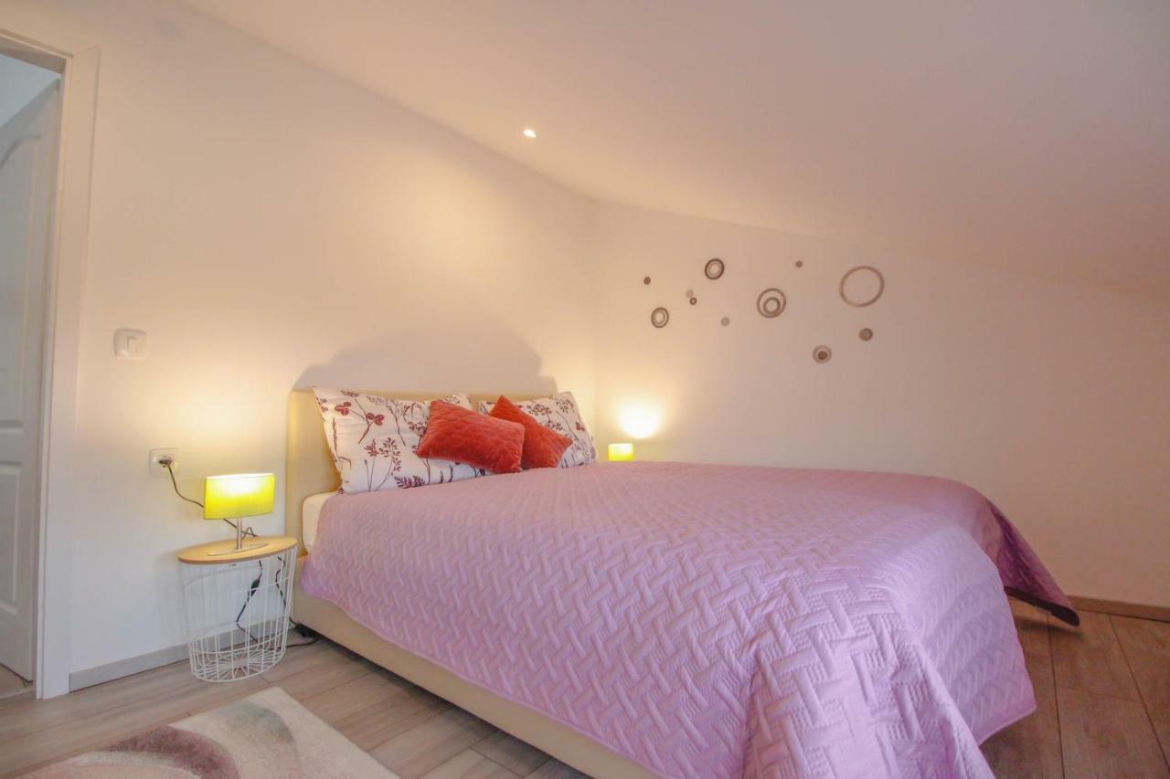 Studio Apartman Sky 罗维尼 外观 照片